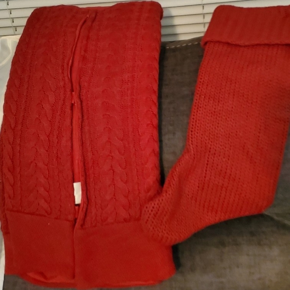 Wondershop Red Cable Knit Tree Skirt - Picture 2 of 3